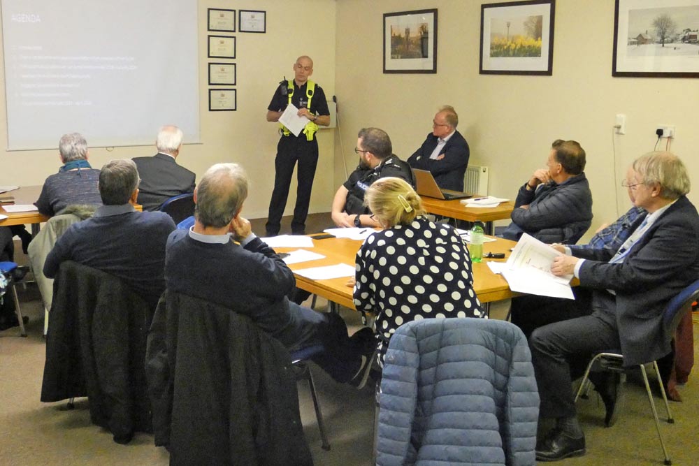 Inspector Richard Vine addresses Chiltern Community Forum meeting Chalfont St Peter Feb 2019